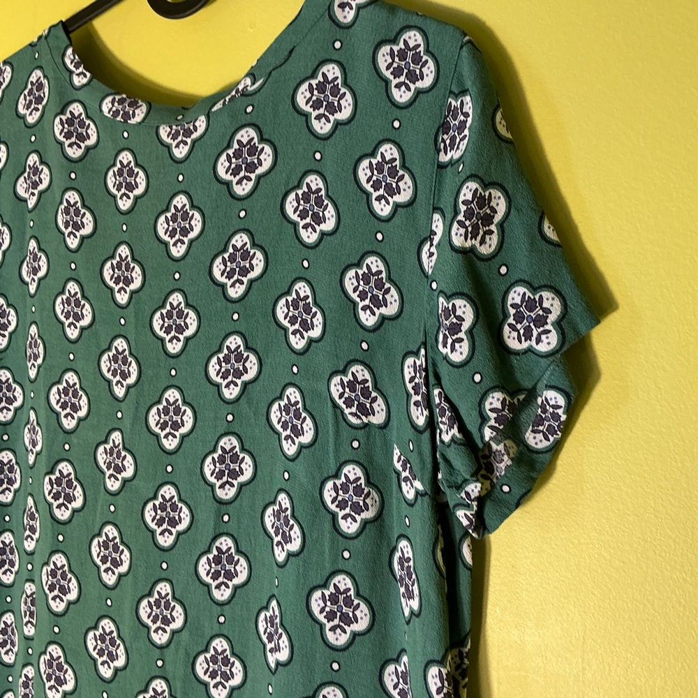 LOFT Green and white floral print shift mini dress